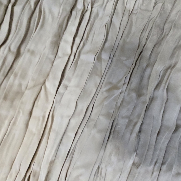 Cream Pleated Neutral Satin Flowy Girly Maxi Bohoemian Size 1X Long Skirt - Picture 3 of 5